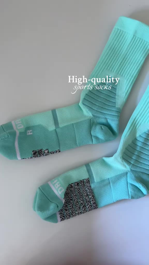 Step up your game with these anti-slip, shock- absorbing sports socks!🏀🔥 #sportssocks #nonslipsocks #runningessentials #gymready #breathablesocks