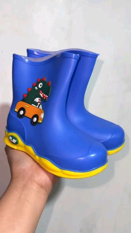 #FreeCoinsInShopeeVideo #rainboots #kidsshoes #rainyshoes #weatherprotection #kidsfashion #rainbootsforkids RAIN BOOTS FOR KIDS Weather Protection#fyp