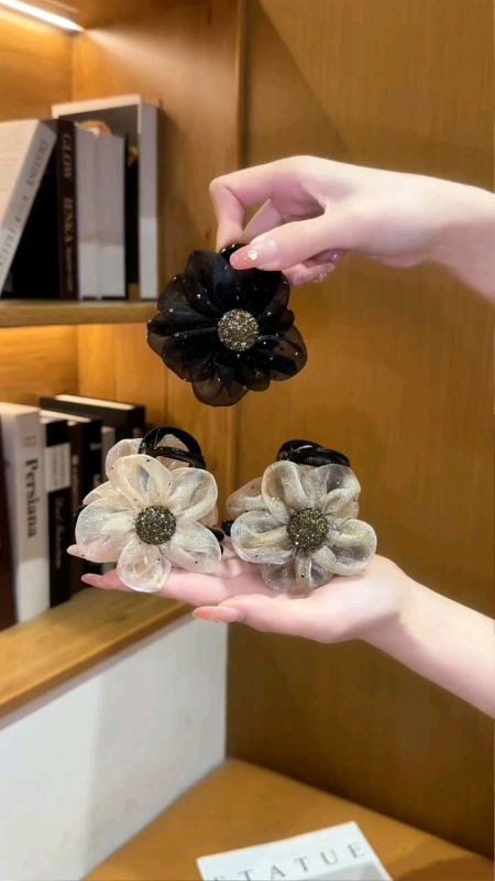 #mesh #flowerhairclip #hairclip #fashionaccessories #fyp #women #FreeCoinsInShopeeVideo #MasMuraSaShopee