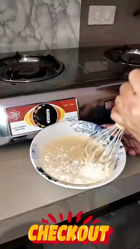 Hand Batter Mixing Bottle shaking