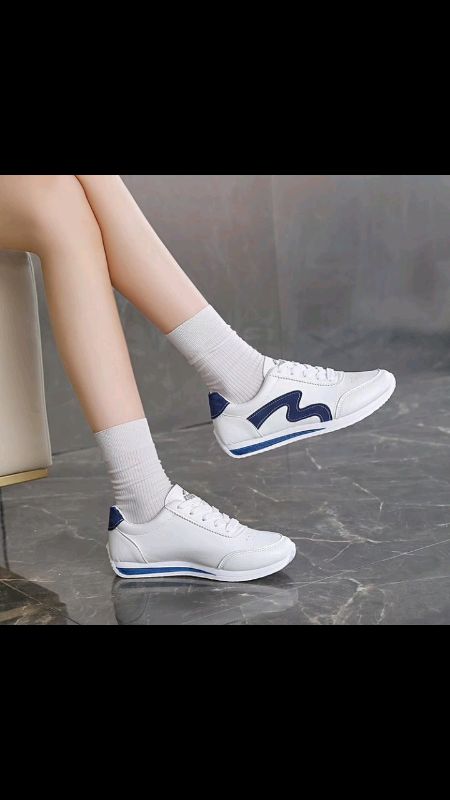 Shoes For Women Light Weight White Board Sneakers Fashion Casual Jogging Shoes at 50% off!👟✔🏃‍♀️#womenshoes #sneakers #runningshoes