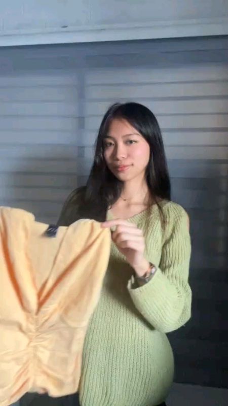 ganda ng yellow omggg 🌝💛 #vxnclothing  #outfit #top #MasMuraSaShopee #FreeCoinsInShopeeVideo