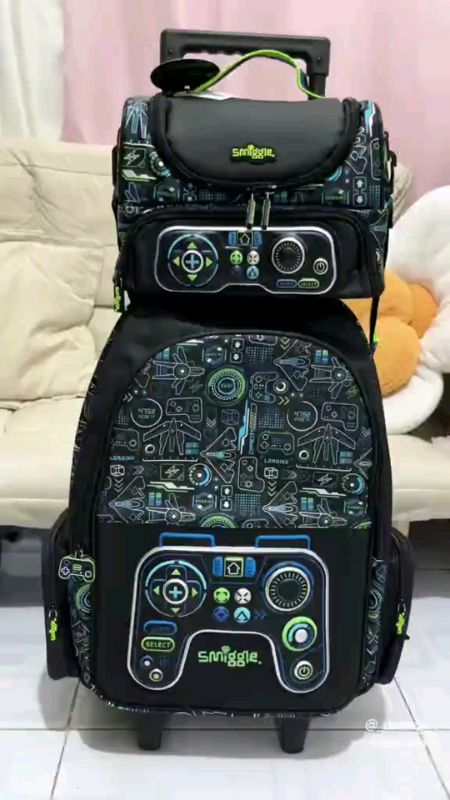 Back to school ready!✨ #Trolleybag #trolleybagforkids #Schoolbag #bagpack #bagforkids #bagforschool #schooltrolleybag #backpack  #lunchbag #smiggle
