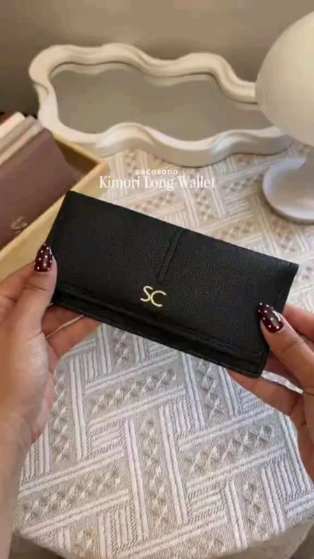 Secosana Kimori Slim Long Bifold Wallet sleek design with ample space for daily essentials. #Secosana #ladieswallet #longwallet #MasMuraSaShopee