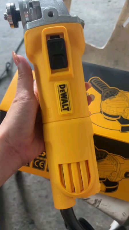 DEWALT 880W 10mm Electric Hand Angle Grinder Electric Power Tool with Corded(100mm/880W/12000rpm/4")