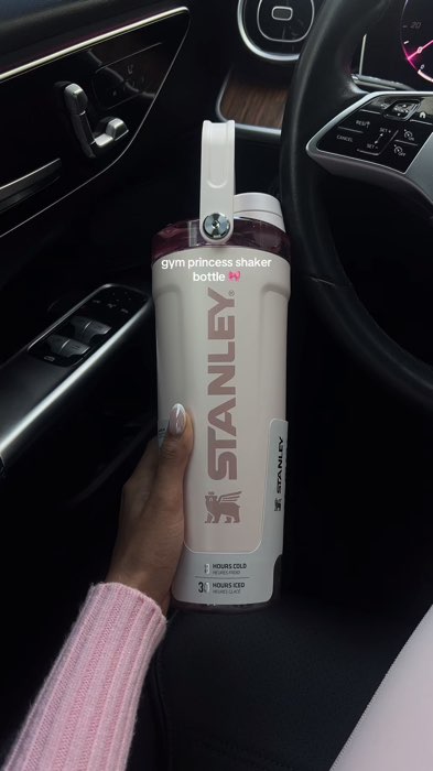 ✨🤍 #shakerbottle #gymmusthave #stanley