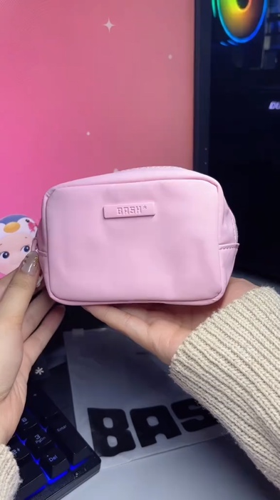 #bash #BashOutOfOffice #travelluggage #travelessential #organizer #minipurse #pink #travelluggage
