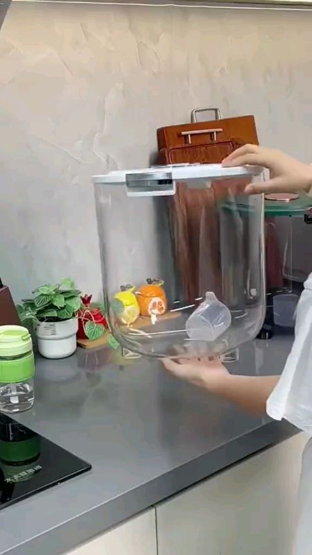 Clear Airtight Food Storage Containers Acrylic Kitchen Jars High Sealing Multi Size 2.2L-18L