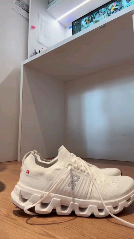 #cloudswift 4 womens running shoes#cloudshift4#runningshoes#freecoinsInShopeevideo #HUGOTSASHOPEE #MASMURASASHOPEE #💯✅❤️