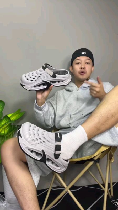 Swabe sa paa swabe sa porma Hindi lang pang bahay  pwede pang gala #clossph #sleepers #clogs #comfy #breathable #viral #trending #fyp #MasMuraSaShopee