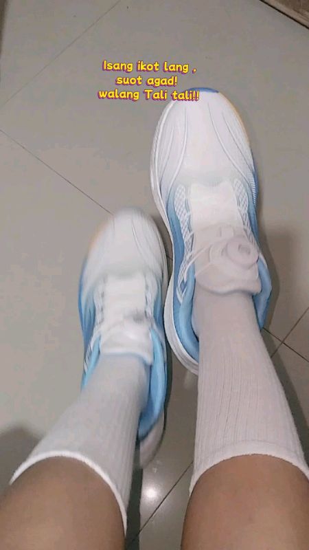 Ang ganda Ng running shoes na to Ang gaan at Ang comfy suotin perfect pang jogging o pang everyday use #unisexshoes #CarbonPlateRunningShoes