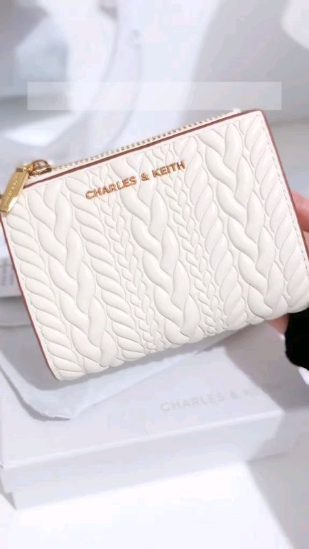Charles & Keith wallet #charles #keith #wallet #fyp #foryou #freecoinsinshopeevideo #MasMuraSaShopee