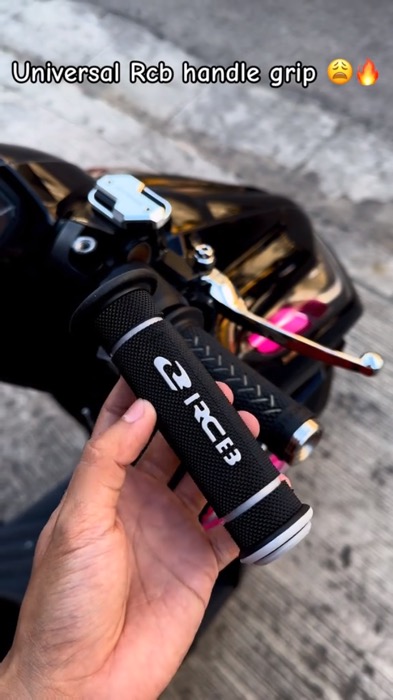 Quality check: RCB handle grip 🏍️✨ #motorcycle #rcb #motogear #quality #MasMuraSaShopee #bilina #buynow #checkout #Recos