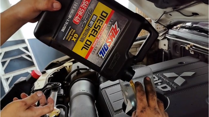 AMSOIL Heavy Duty Turbo Truck 5W-40 8 quarts FREE Oil Filter Package for MITSUBISHI MONTERO #amsoil #carengineoil #dieseloil #masmuraditosashopee