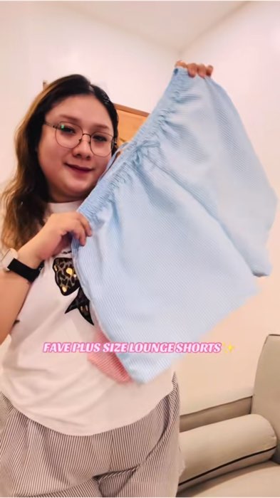 Super comfy mga sis! 😭As in legit pang plus size talaga! 💗I'm wearing Size 3XL Dali checkout na!🛒#loungeshort #comfyshorts #plussize #plussizegirl