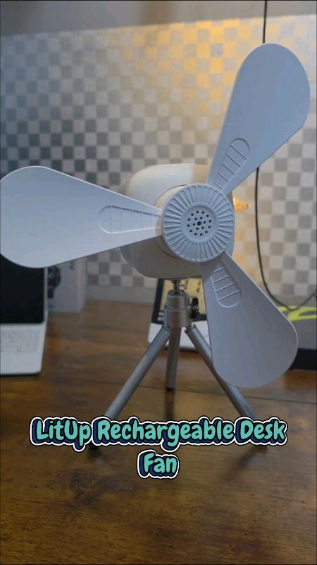 Kailangan n'yo 'to sa outdoor camping n'yo, pramis! #LitUp #rechargeabledeskfan #campingfan #deskfan #tablefan #portabledeskfan