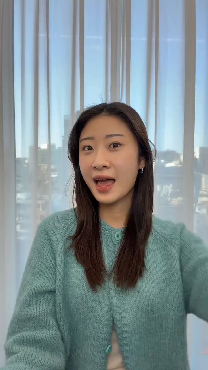 "what skin concerns do you have? don’t worry because we have both to match your skin concerns!💙🤍
#345cream #147cream #dralthea #dryskin #acnepronesk